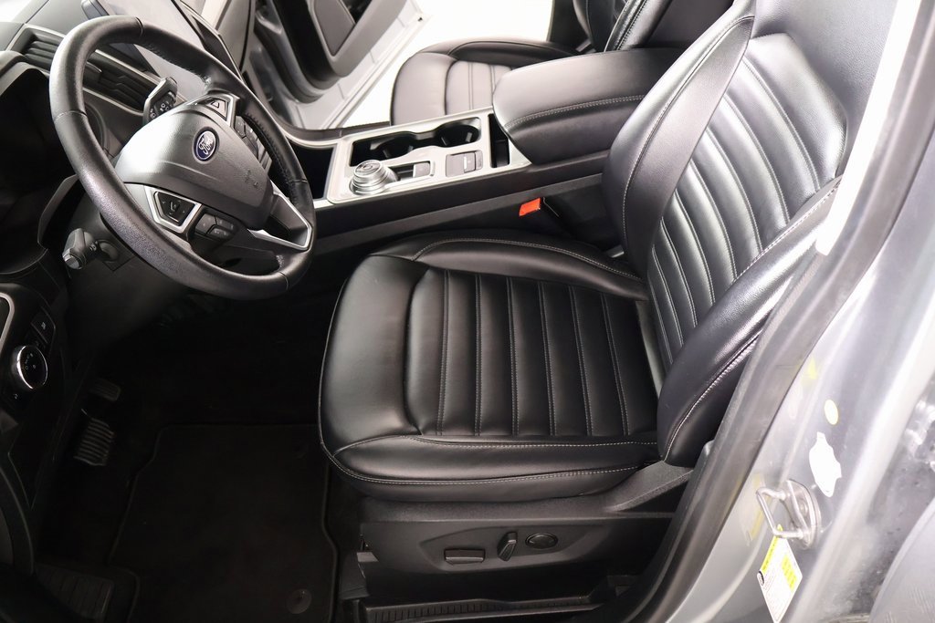 Used 2024 Ford Edge SEL image 11