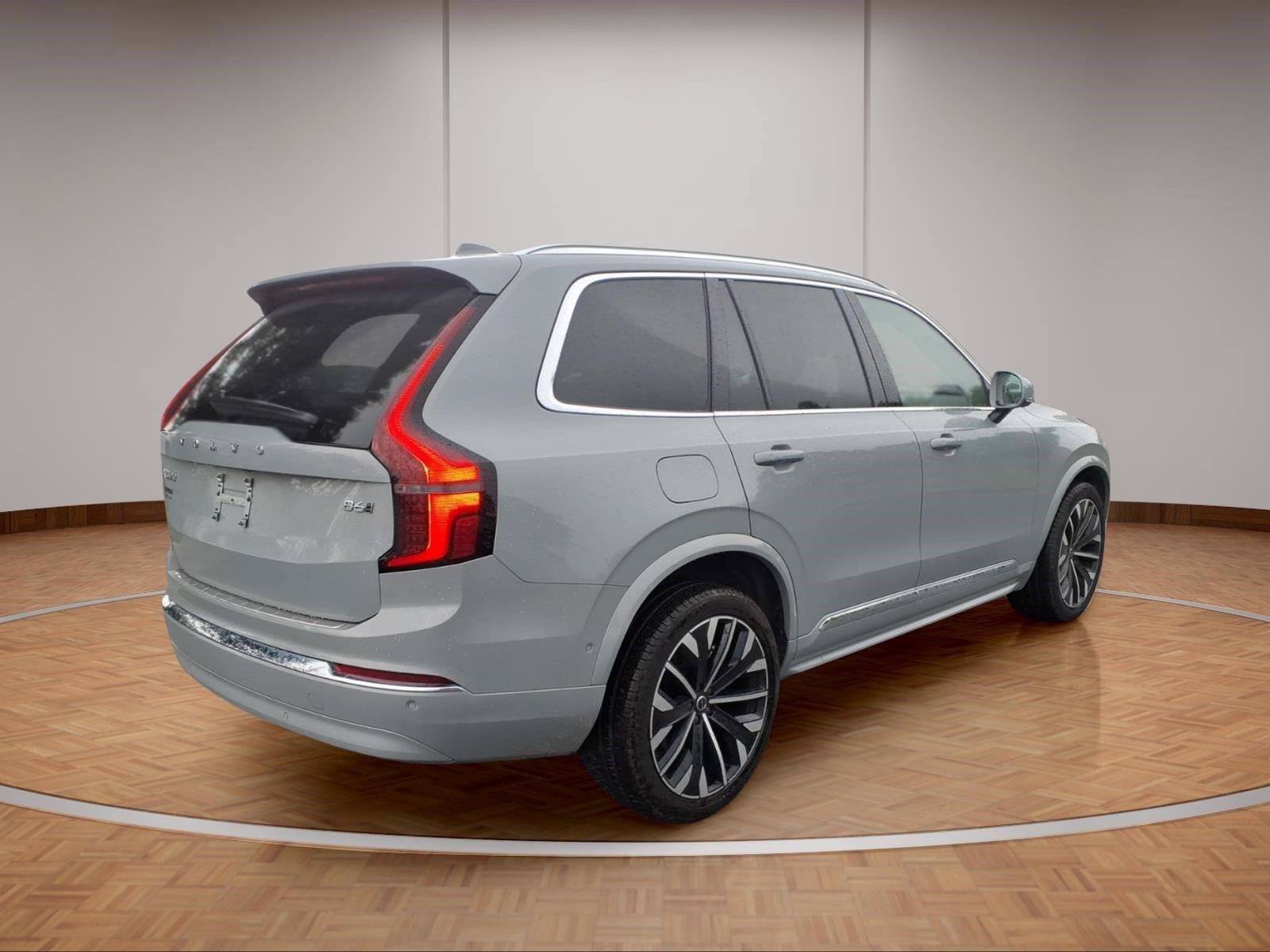Certified 2026 Volvo XC90 B6 Plus w/ Protection Package Premier AWD/4WD image 6