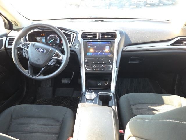 Used 2020 Ford Fusion SE image 19