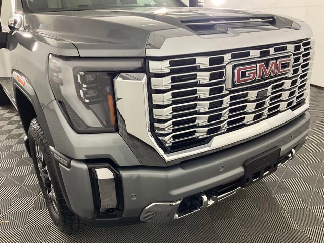 Used 2024 GMC Sierra 2500 Denali w/ Denali Reserve Package AWD/4WD image 10