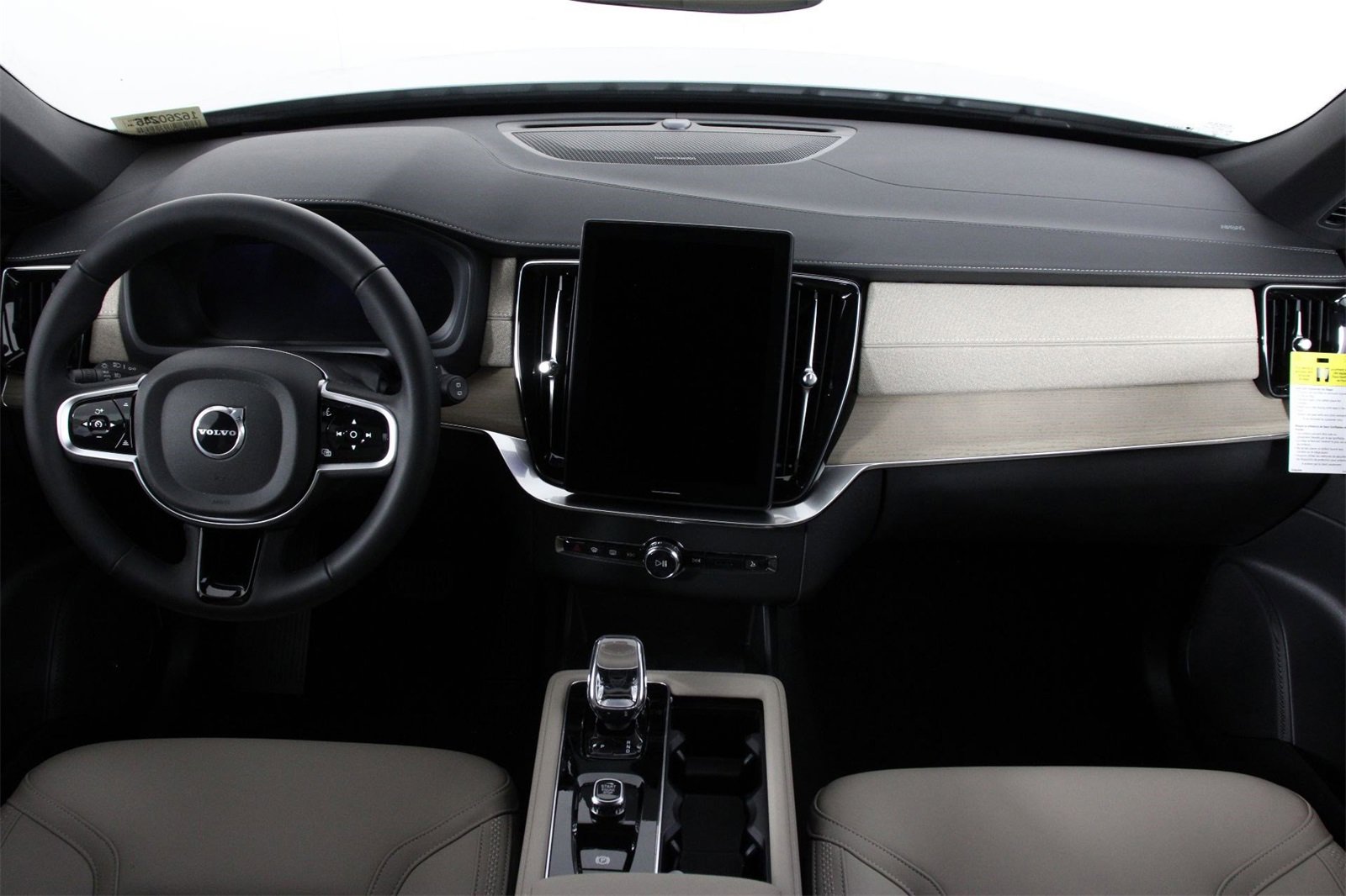 New 2026 Volvo XC90 B5 Plus image 5