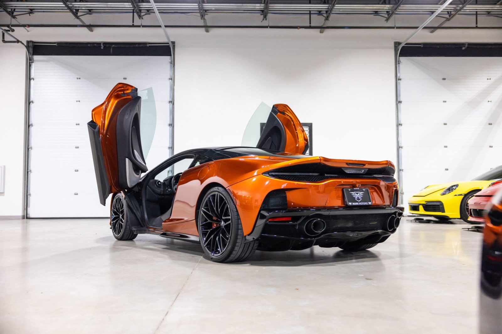 Used 2023 McLaren GT RWD image 6