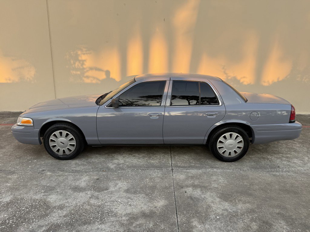 Used 2009 Ford Crown Victoria Police Interceptor image 6