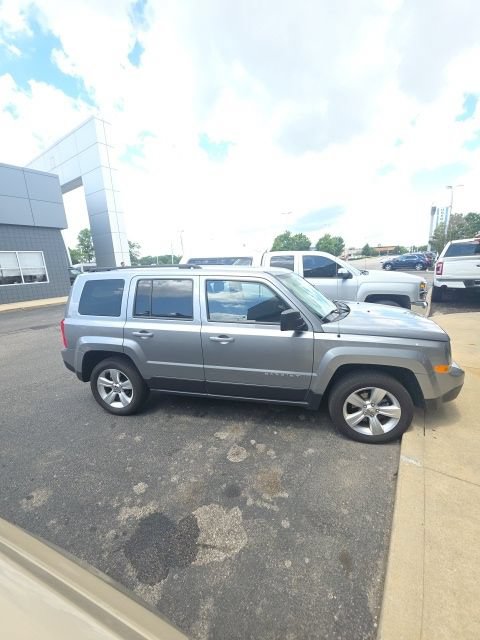 Used 2015 Jeep Patriot Latitude AWD/4WD image 1