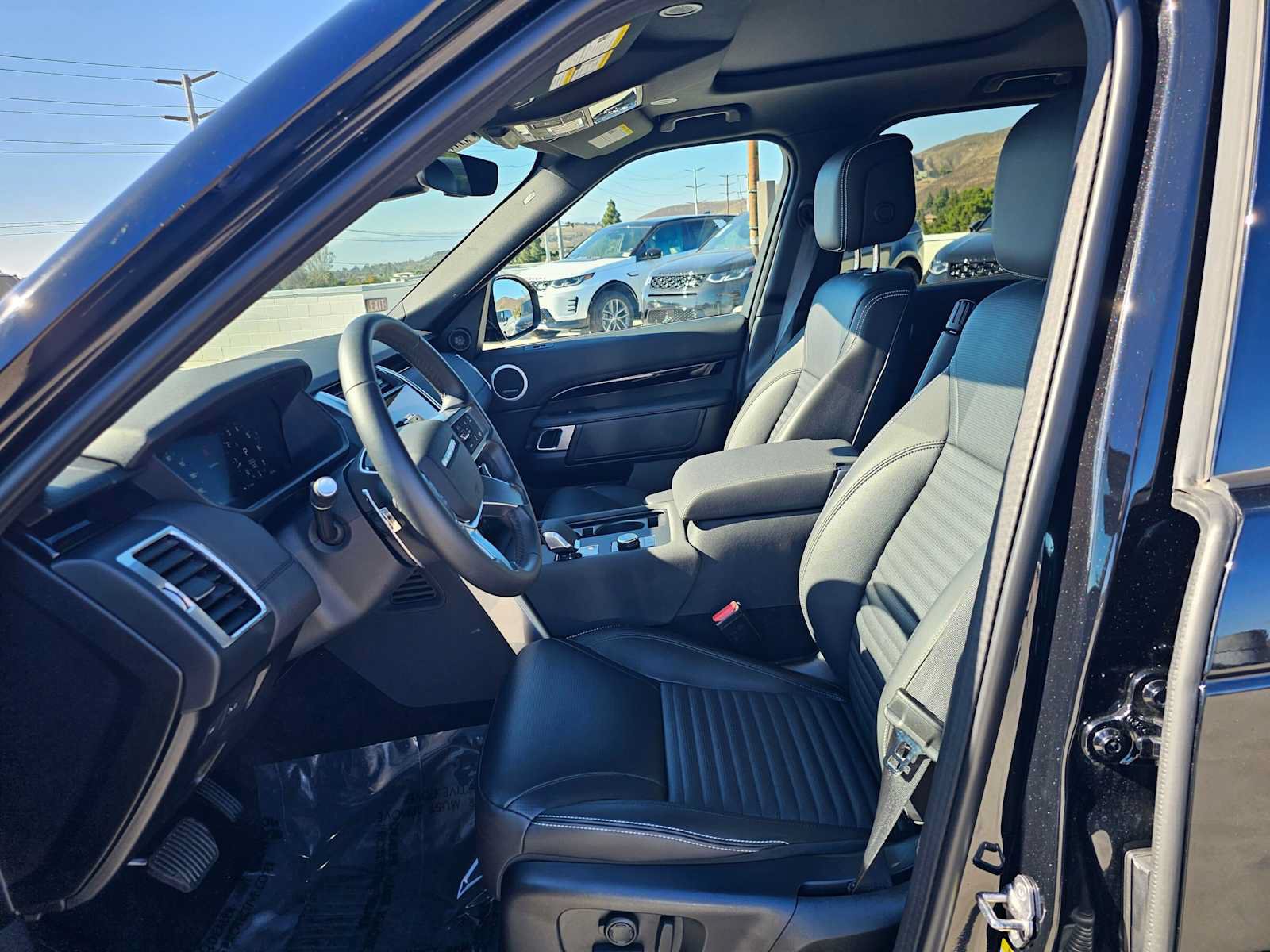Used 2025 Land Rover Discovery S AWD/4WD image 20