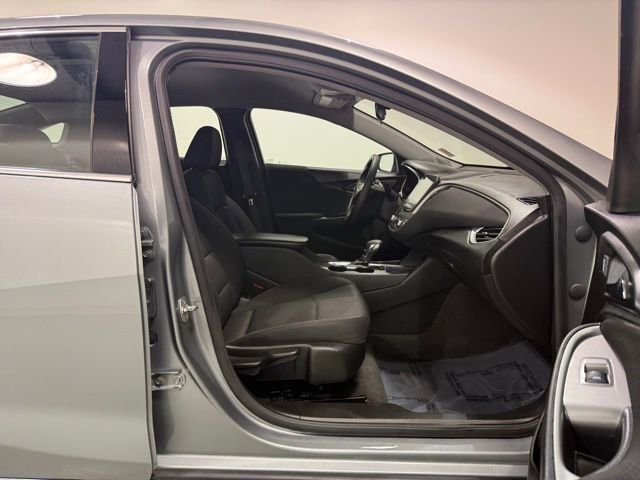 Used 2024 Chevrolet Malibu LT image 25