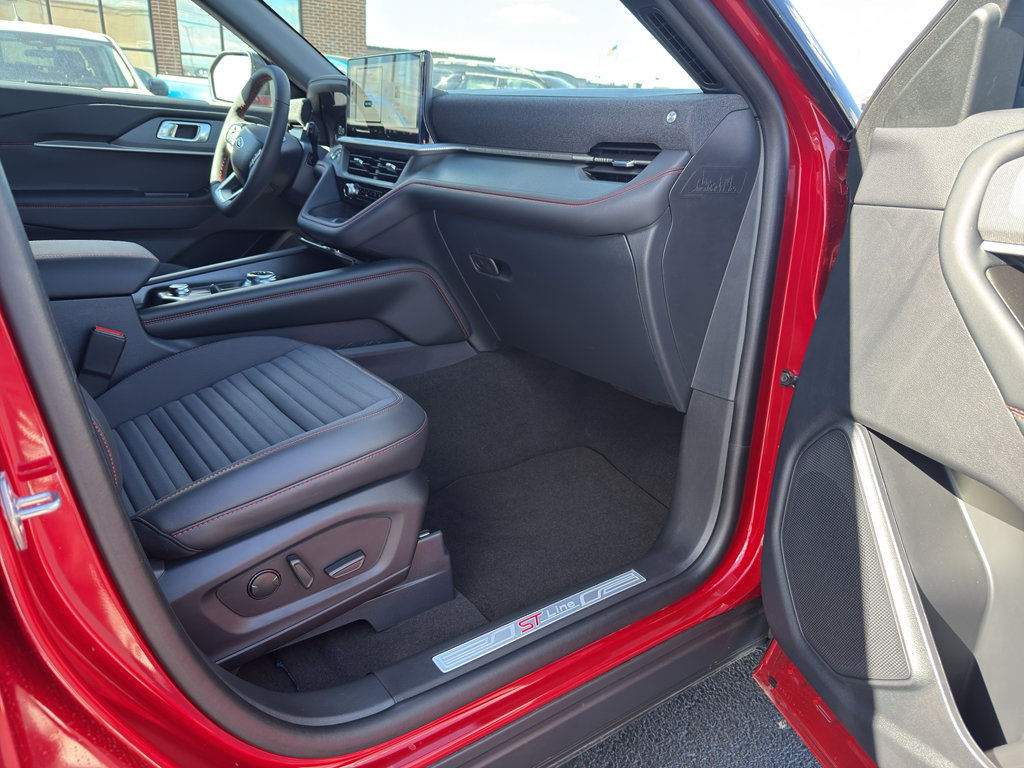 New 2025 Ford Explorer ST-Line w/ Premium Package image 33