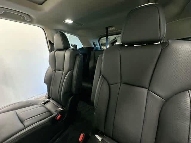 Used 2026 Subaru Ascent Limited AWD/4WD image 19