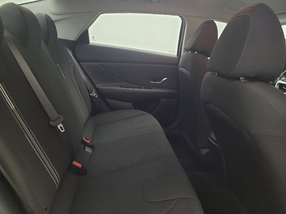 Used 2021 Hyundai Elantra SEL w/ Convenience Package FWD image 19
