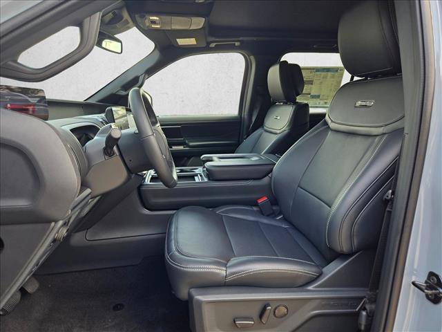 New 2027 Ford Expedition Platinum w/ Stealth Performance Package AWD/4WD image 4