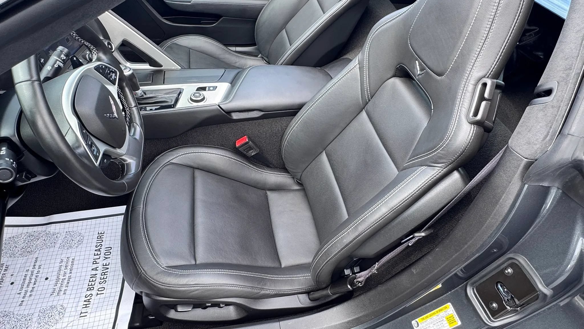 Used 2017 Chevrolet Corvette Stingray Coupe RWD image 15