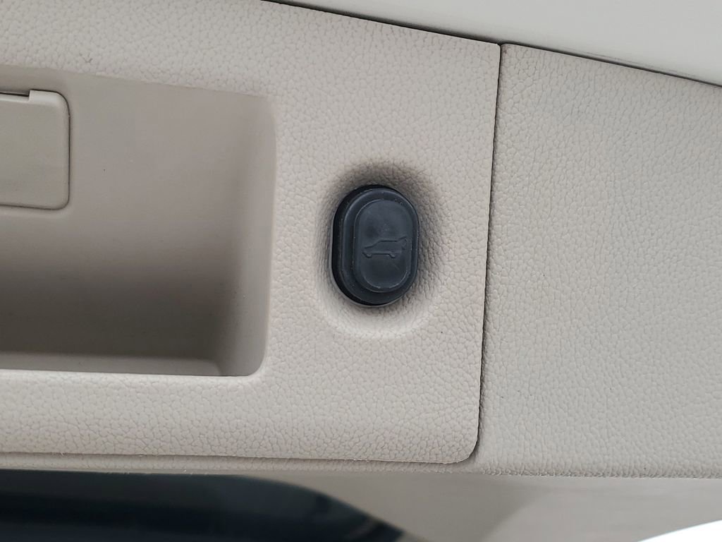 Used 2015 Cadillac Escalade ESV 4WD image 10