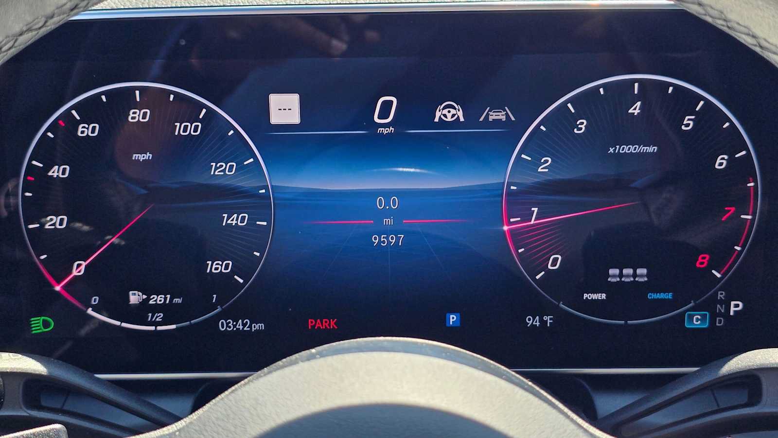 Used 2025 Mercedes-Benz GLC 300 4MATIC image 26