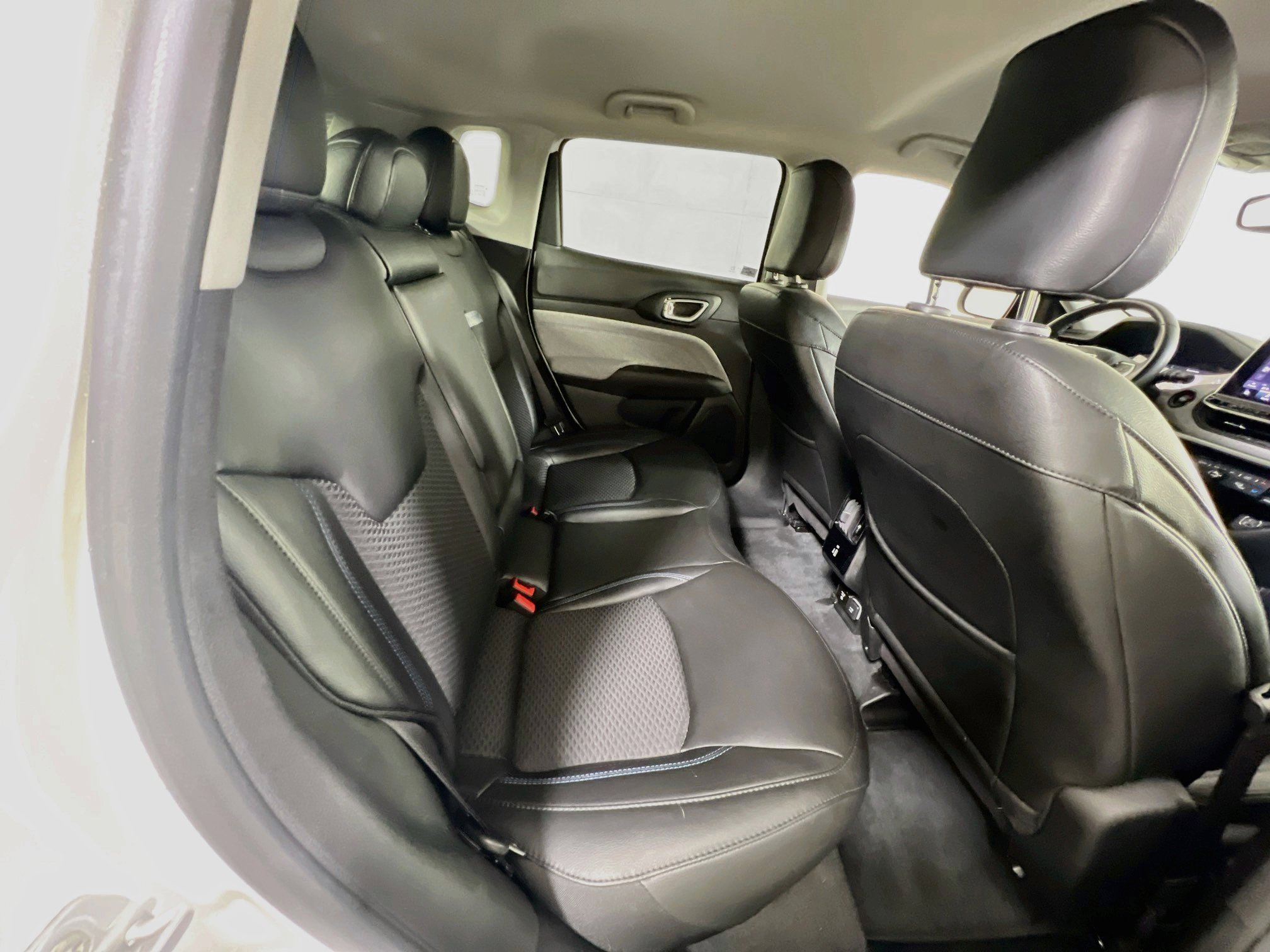 Used 2022 Jeep Compass Latitude w/ Convenience Group AWD/4WD image 24
