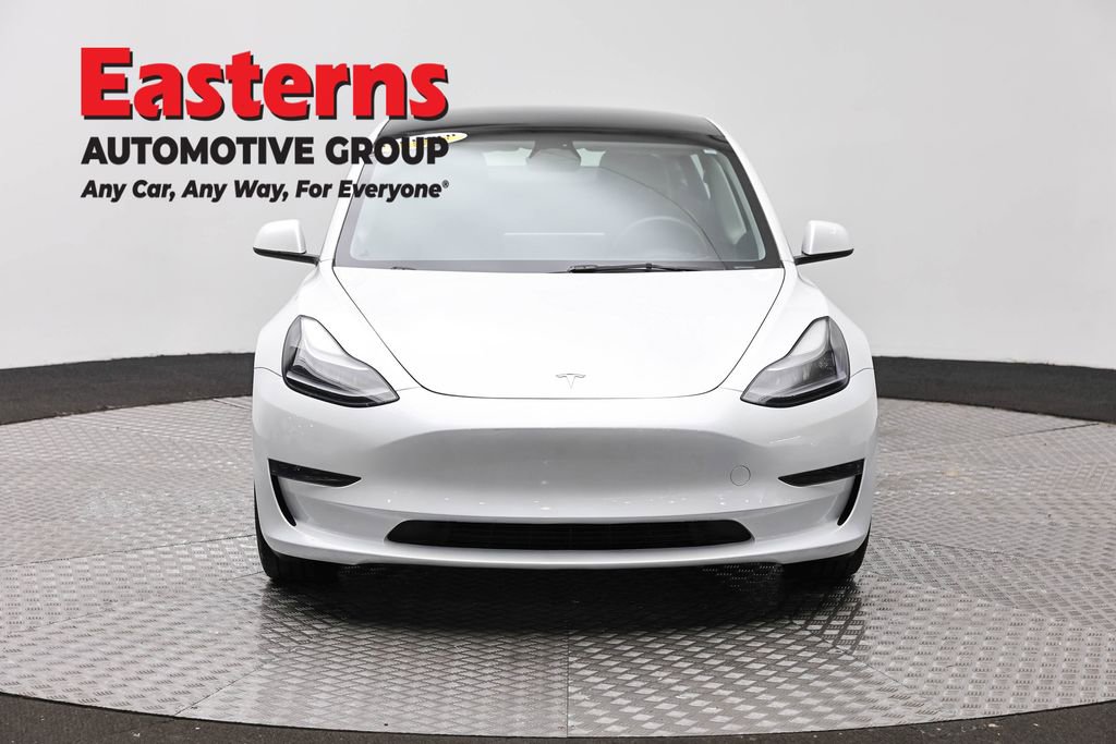Used 2023 Tesla Model 3 Standard Range image 2