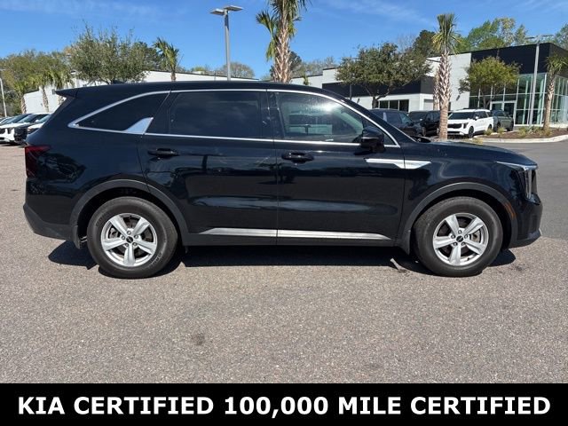 Certified 2025 Kia Sorento LX image 4