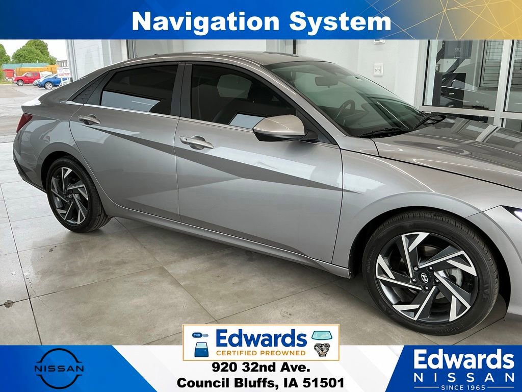 Used 2024 Hyundai Elantra SEL w/ Convenience Package FWD image 2