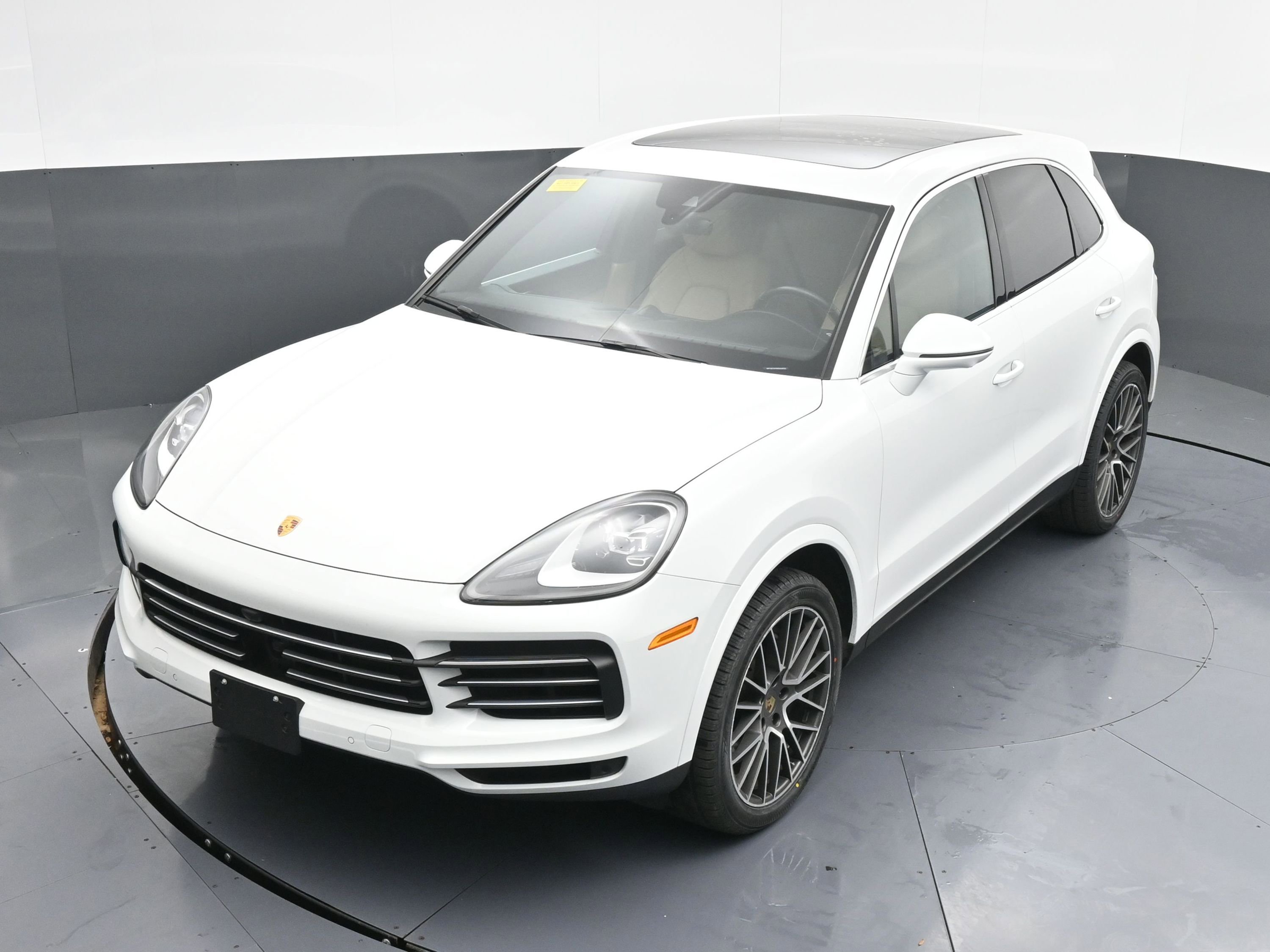 Used 2022 Porsche Cayenne image 38