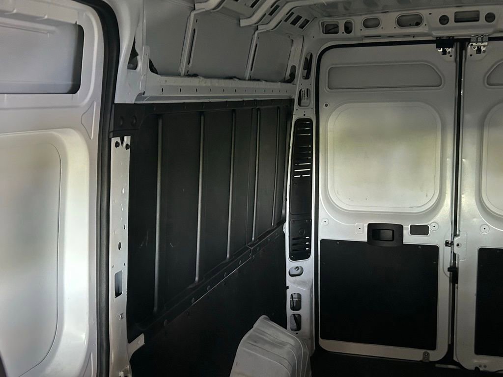 Used 2024 RAM ProMaster 2500 w/ Convenience Group image 12