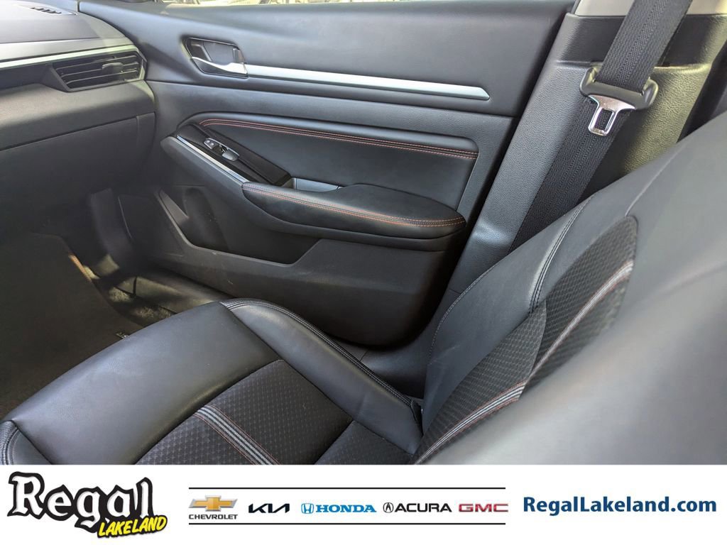 Used 2023 Nissan Altima 2.5 SR image 14
