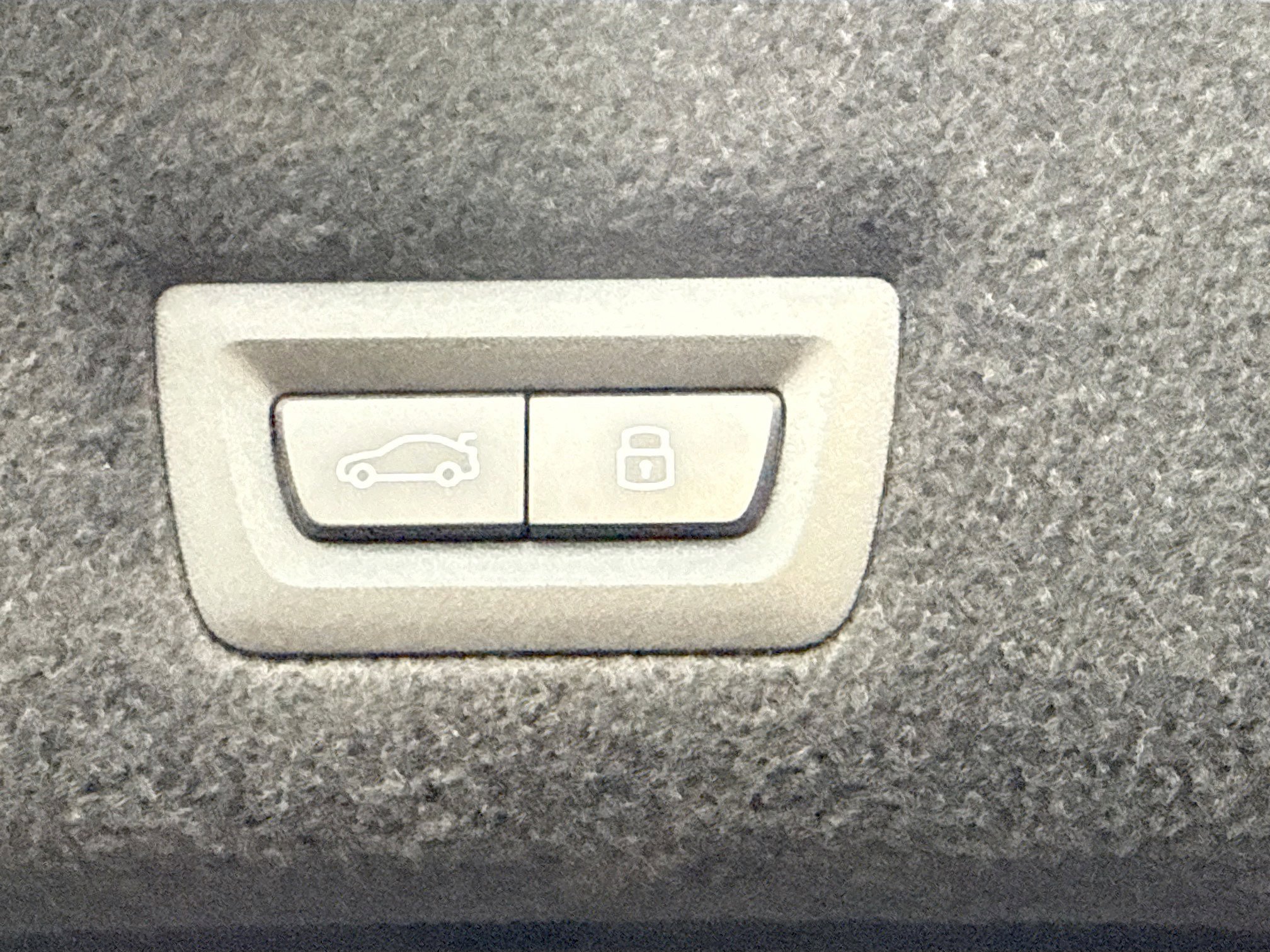 New 2026 BMW 740i xDrive w/ Premium Package image 13