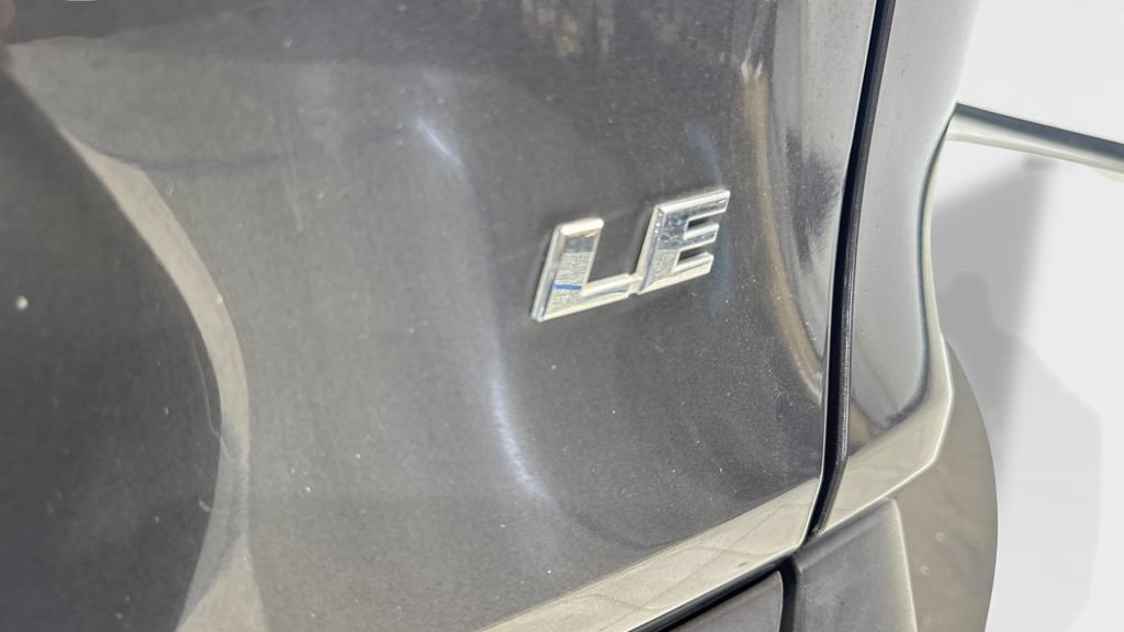 Used 2021 Toyota RAV4 LE FWD image 23