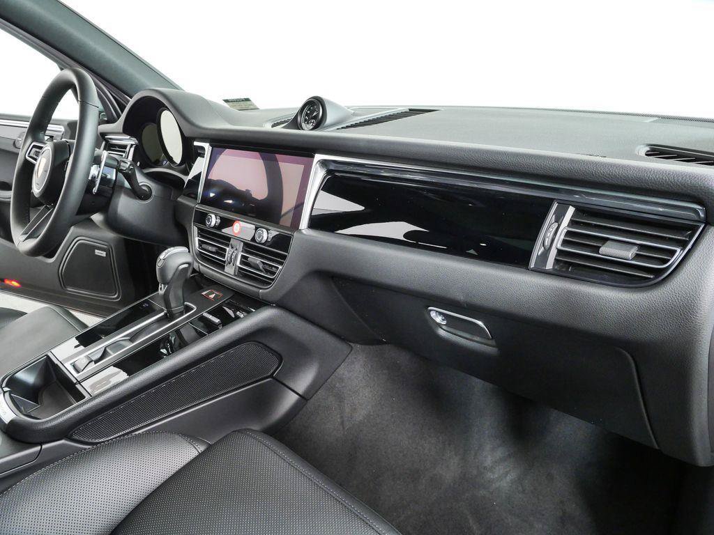 New 2026 Porsche Macan AWD/4WD image 26