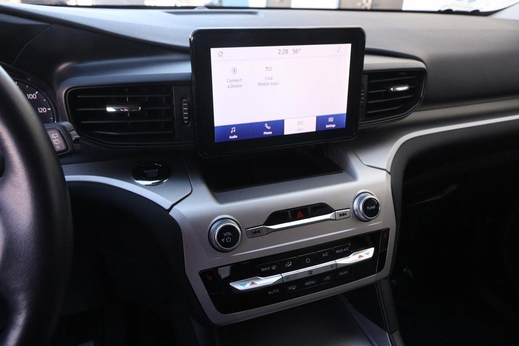 Used 2022 Ford Explorer XLT w/ Class IV Trailer Tow Package image 17