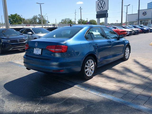 Used 2015 Volkswagen Jetta SE FWD image 4
