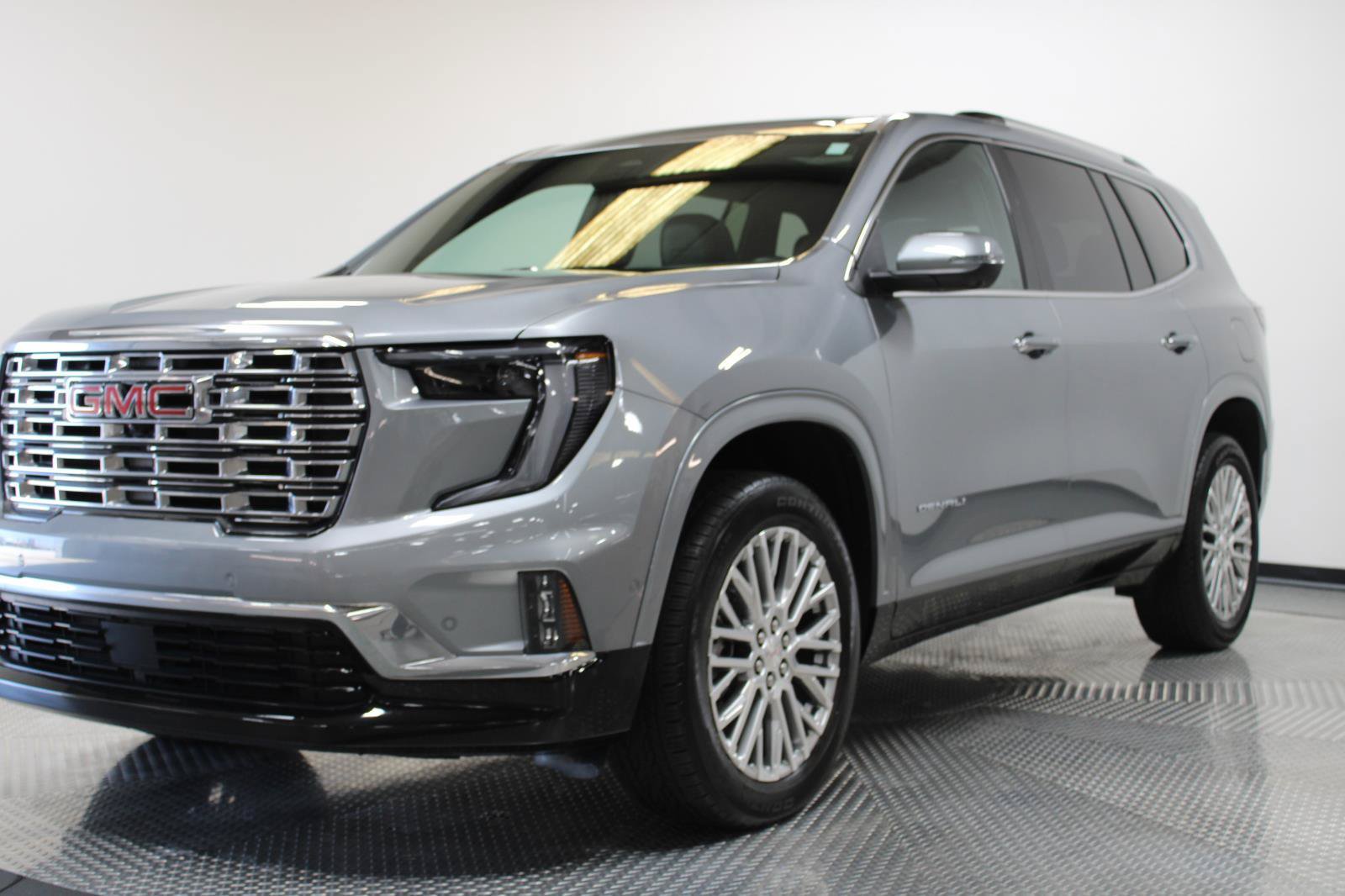 Used 2026 GMC Acadia Denali w/ Super Cruise Package AWD/4WD image 4