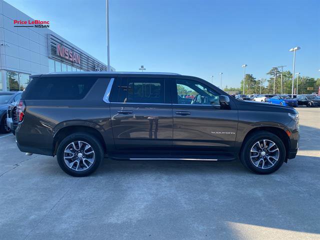 Used 2021 Chevrolet Suburban LT w/ LT Signature Package image 9