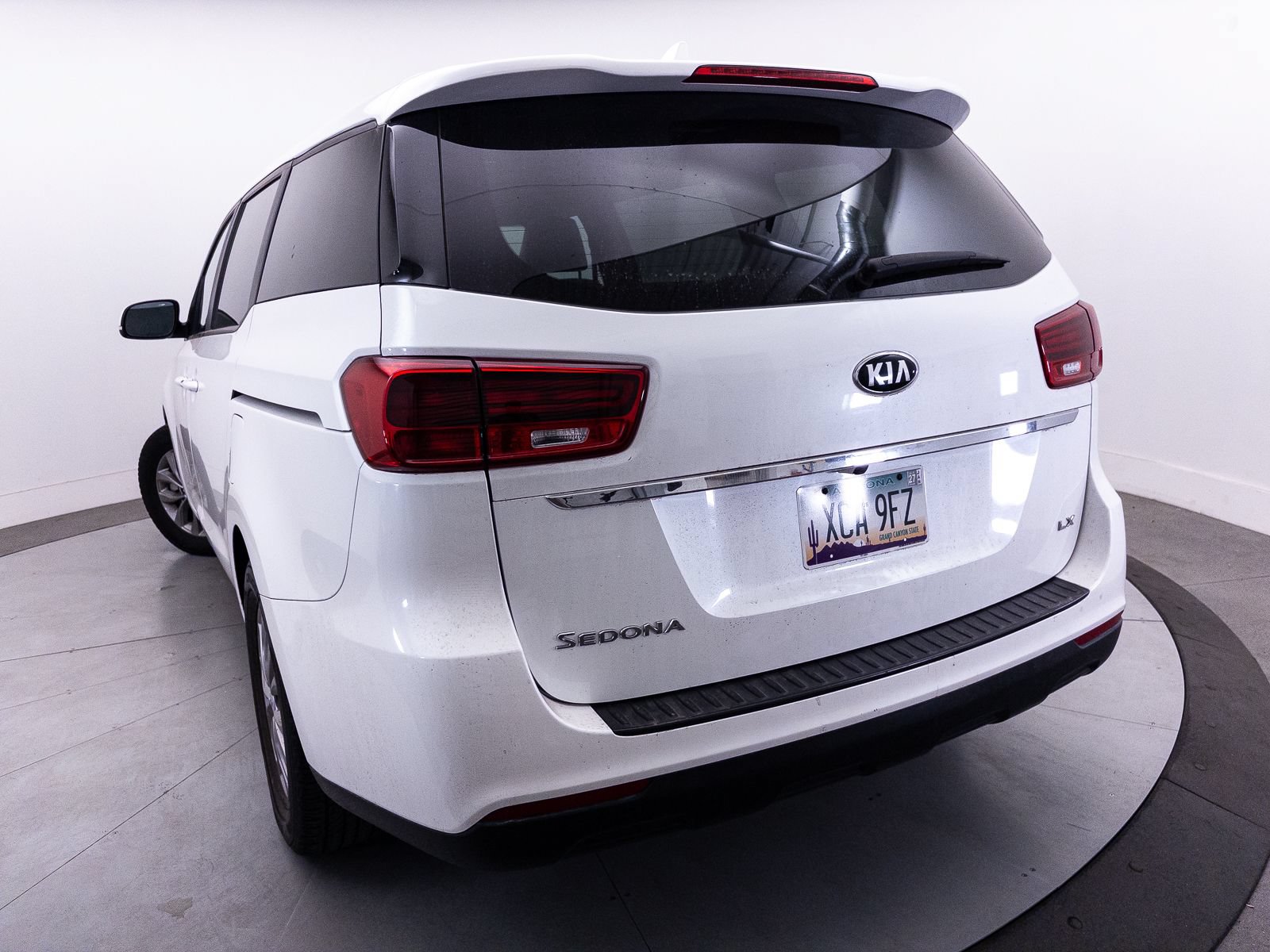 Used 2019 Kia Sedona LX FWD image 4