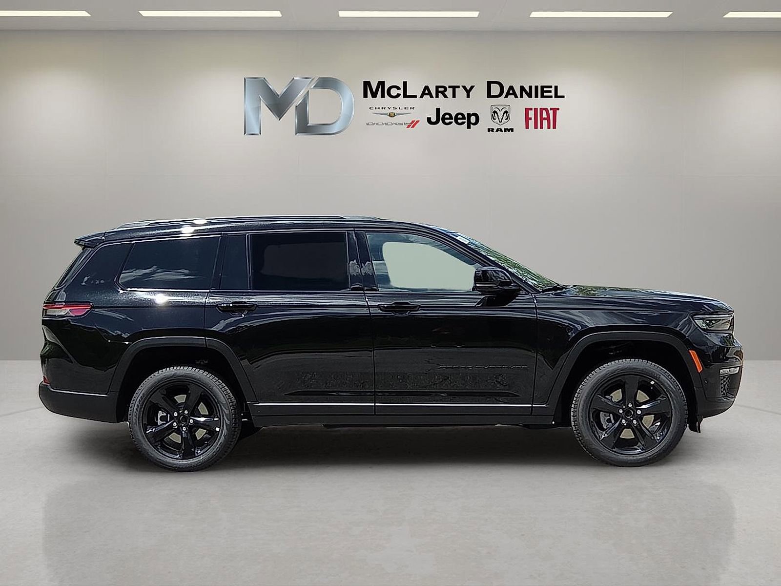 New 2025 Jeep Grand Cherokee L Limited w/ Luxury Tech Group II image 6