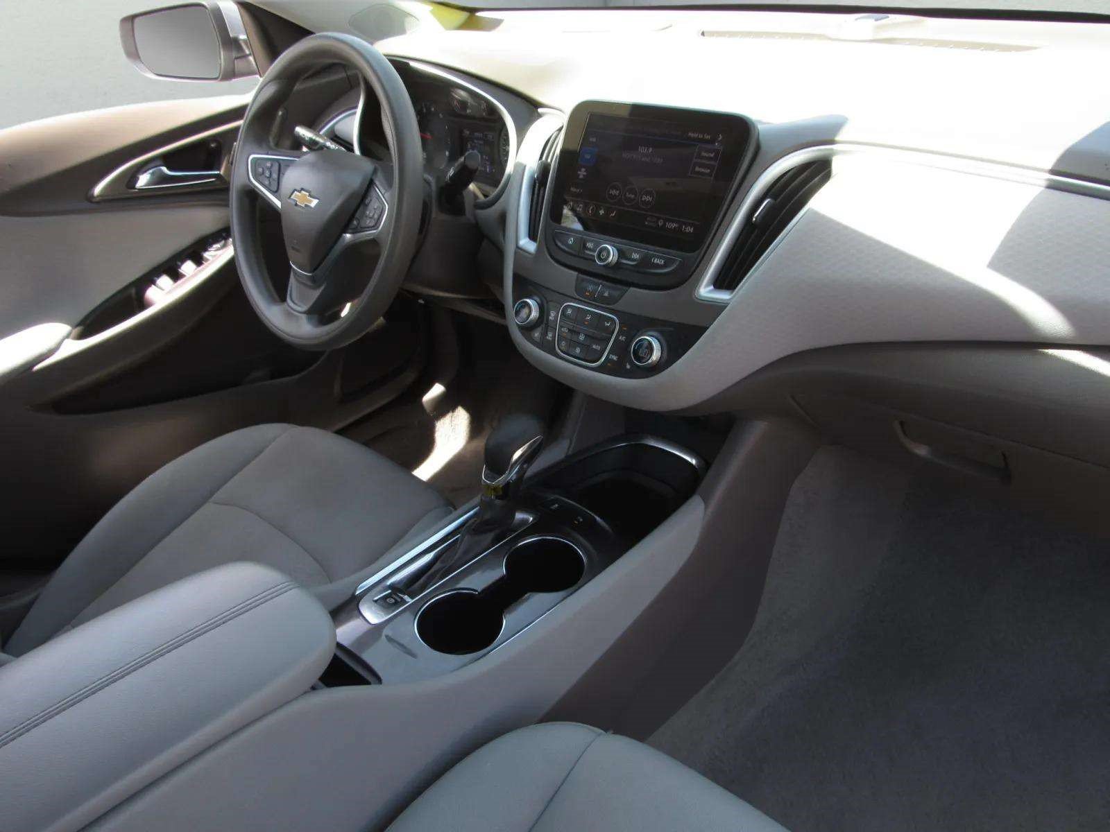 Used 2024 Chevrolet Malibu LT FWD image 9