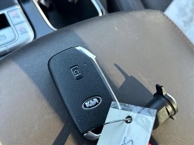 Used 2021 Kia Telluride SX w/ Towing Package FWD image 34