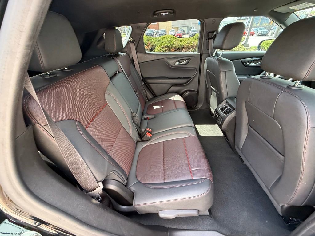 Used 2025 Chevrolet Blazer RS FWD image 37