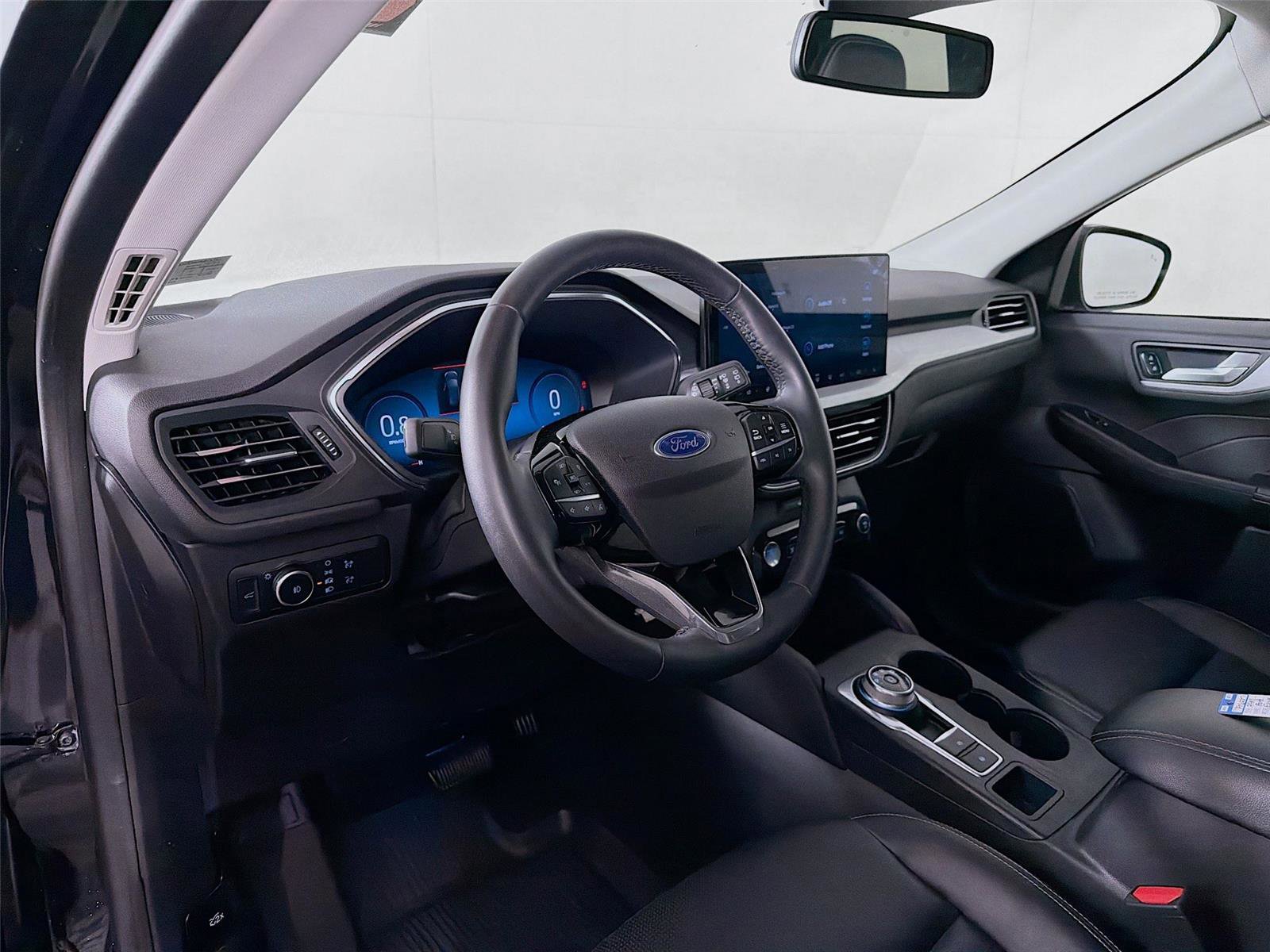 Used 2023 Ford Escape Platinum image 9