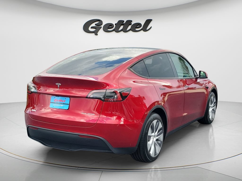 Used 2024 Tesla Model Y Long Range AWD/4WD image 5