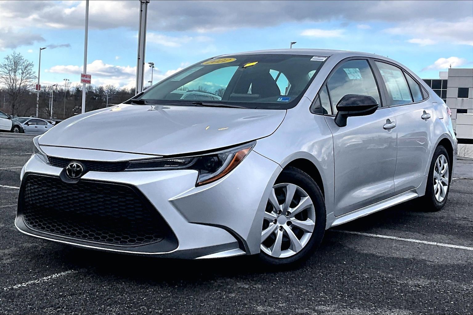Used 2022 Toyota Corolla LE image 1