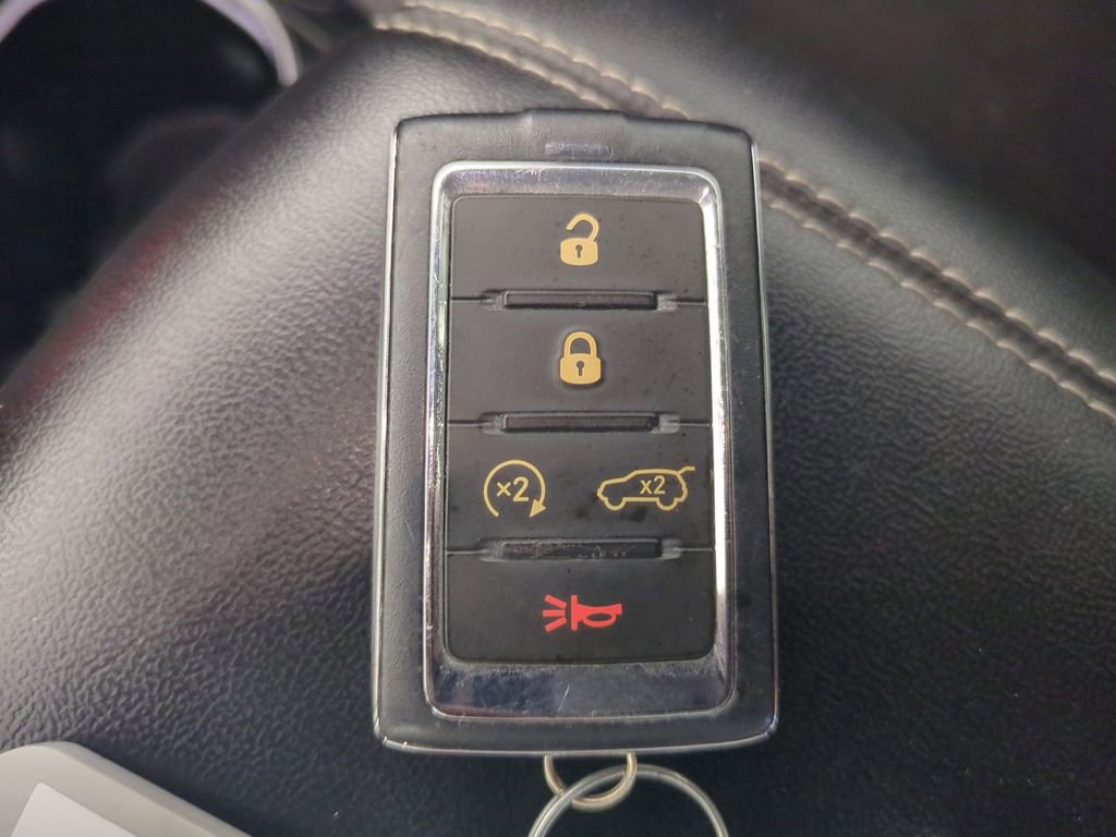 Used 2022 Jeep Grand Cherokee L Laredo w/ Luxury Tech Group I AWD/4WD image 38