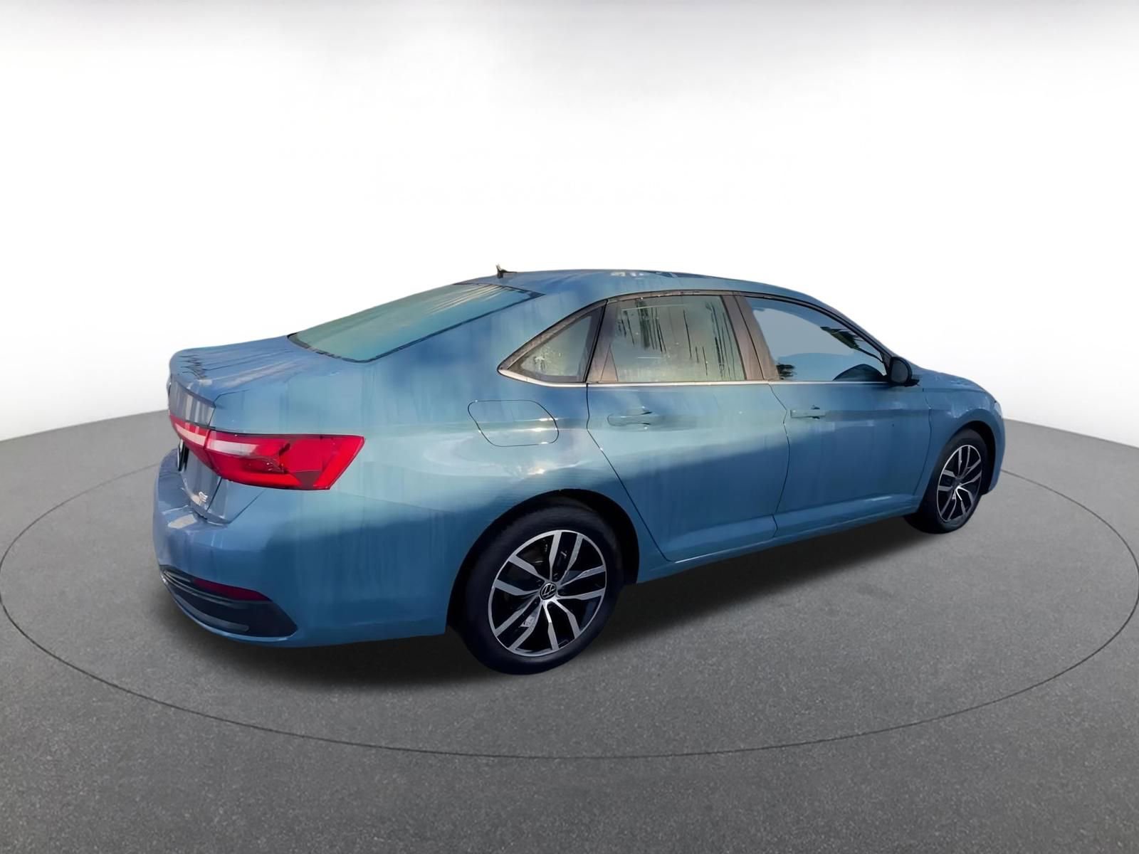 Used 2025 Volkswagen Jetta SE image 15