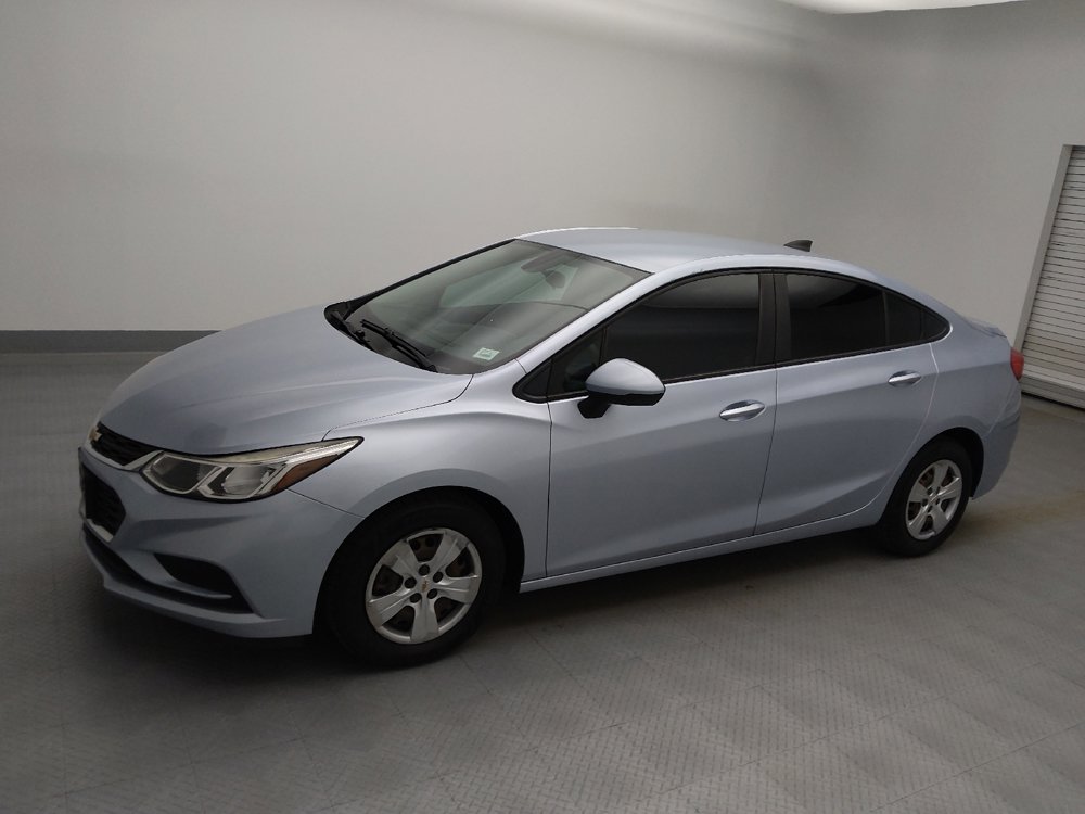 Used 2018 Chevrolet Cruze LS image 2