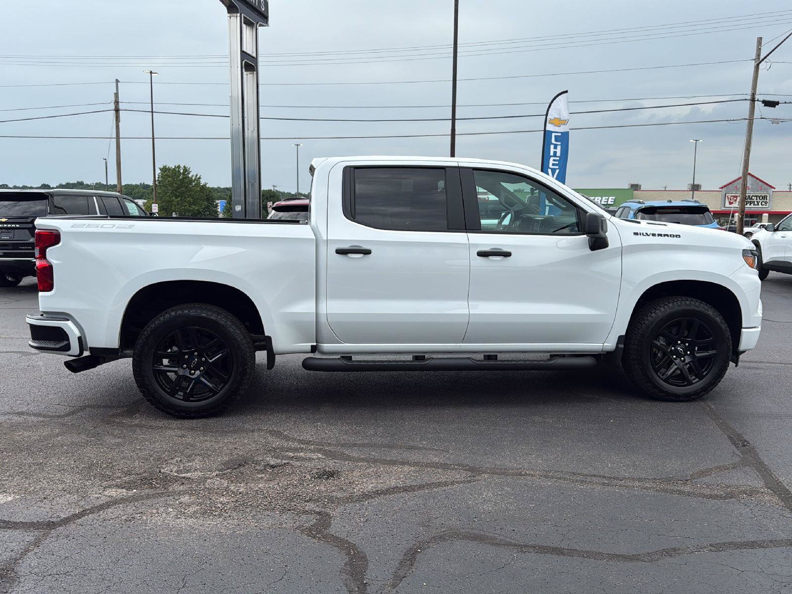 New 2026 Chevrolet Silverado 1500 Custom AWD/4WD image 6