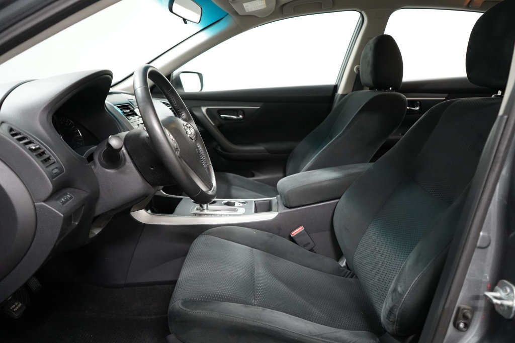 Used 2015 Nissan Altima 2.5 SV FWD image 13
