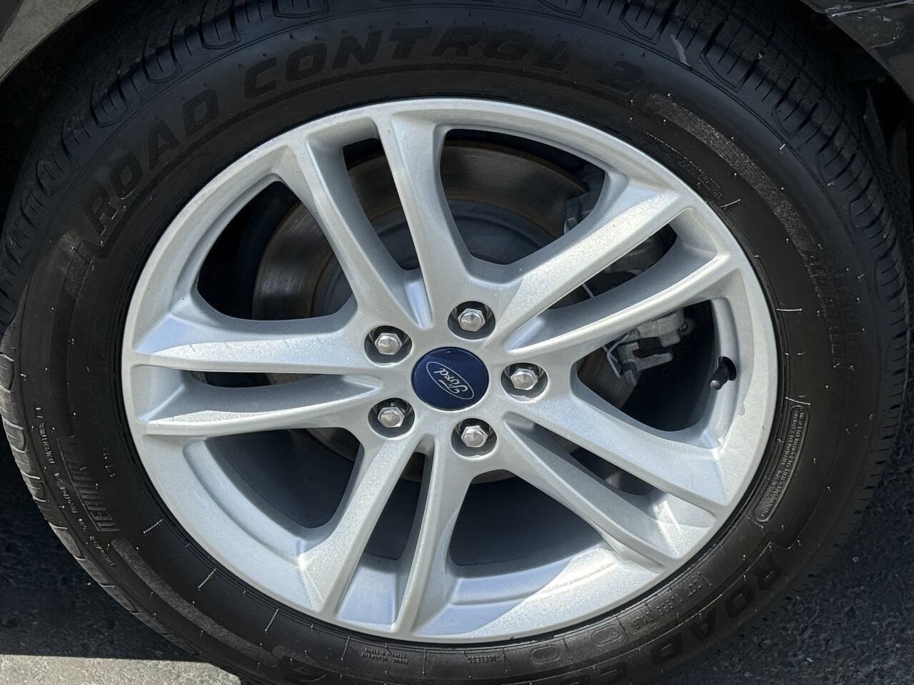 Used 2018 Ford Fusion SE w/ Equipment Group 602A FWD image 16