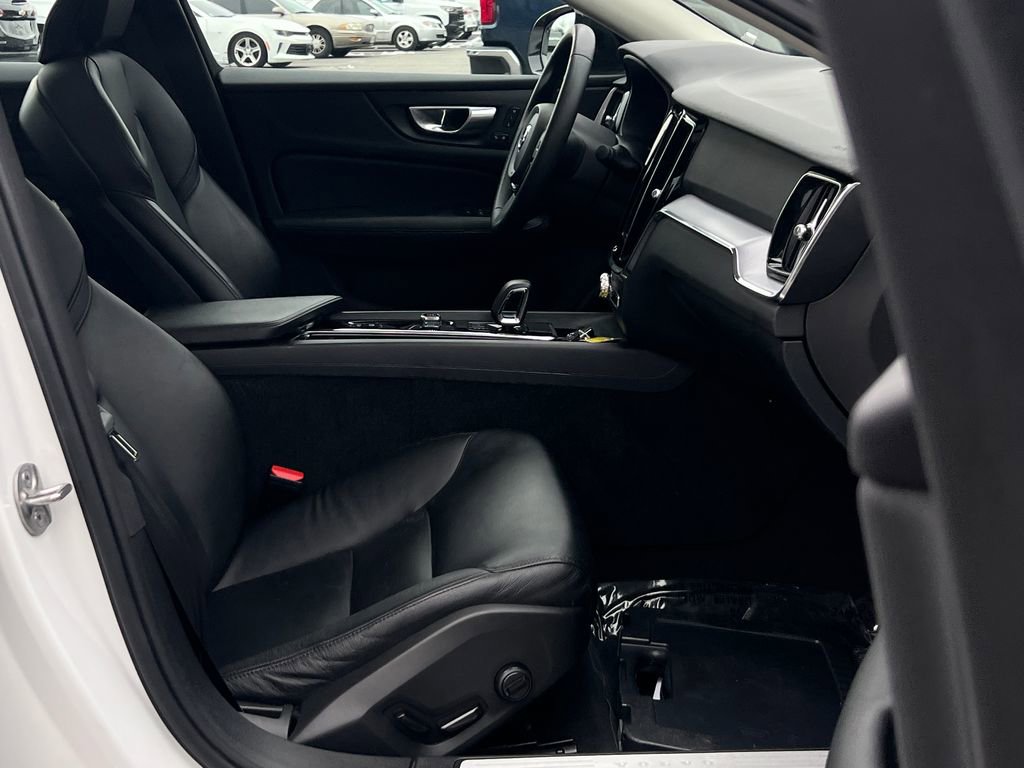 Used 2024 Volvo S60 B5 Core image 10