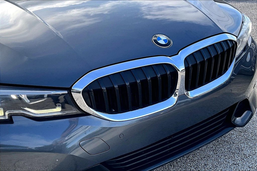 Used 2021 BMW 330i Sedan w/ Driving Assistance Package RWD image 37