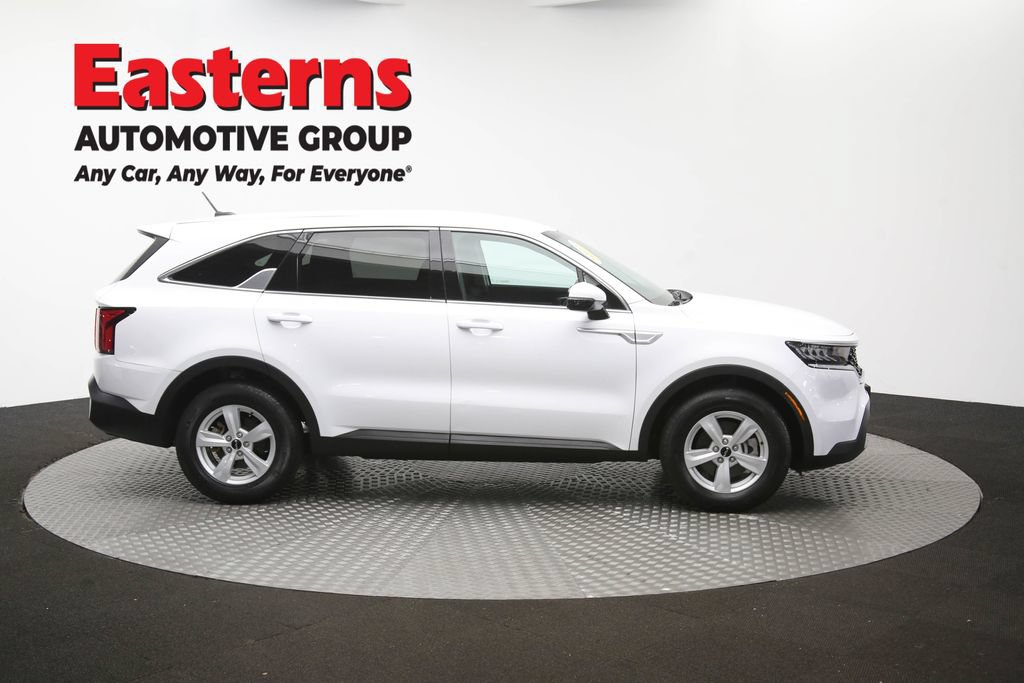 Used 2023 Kia Sorento LX FWD image 44