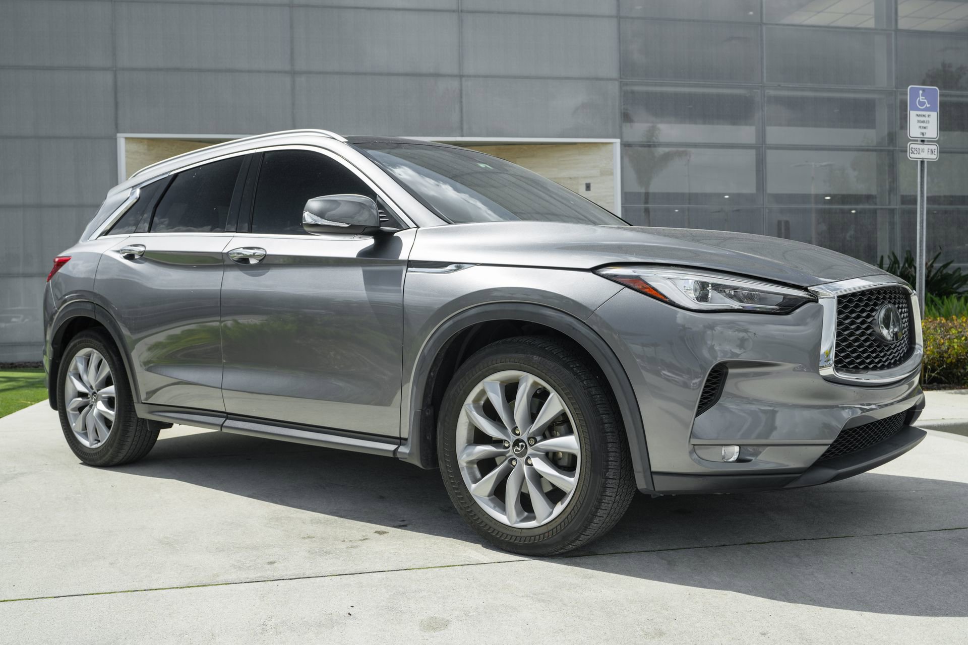 Used 2021 INFINITI QX50 Luxe image 3