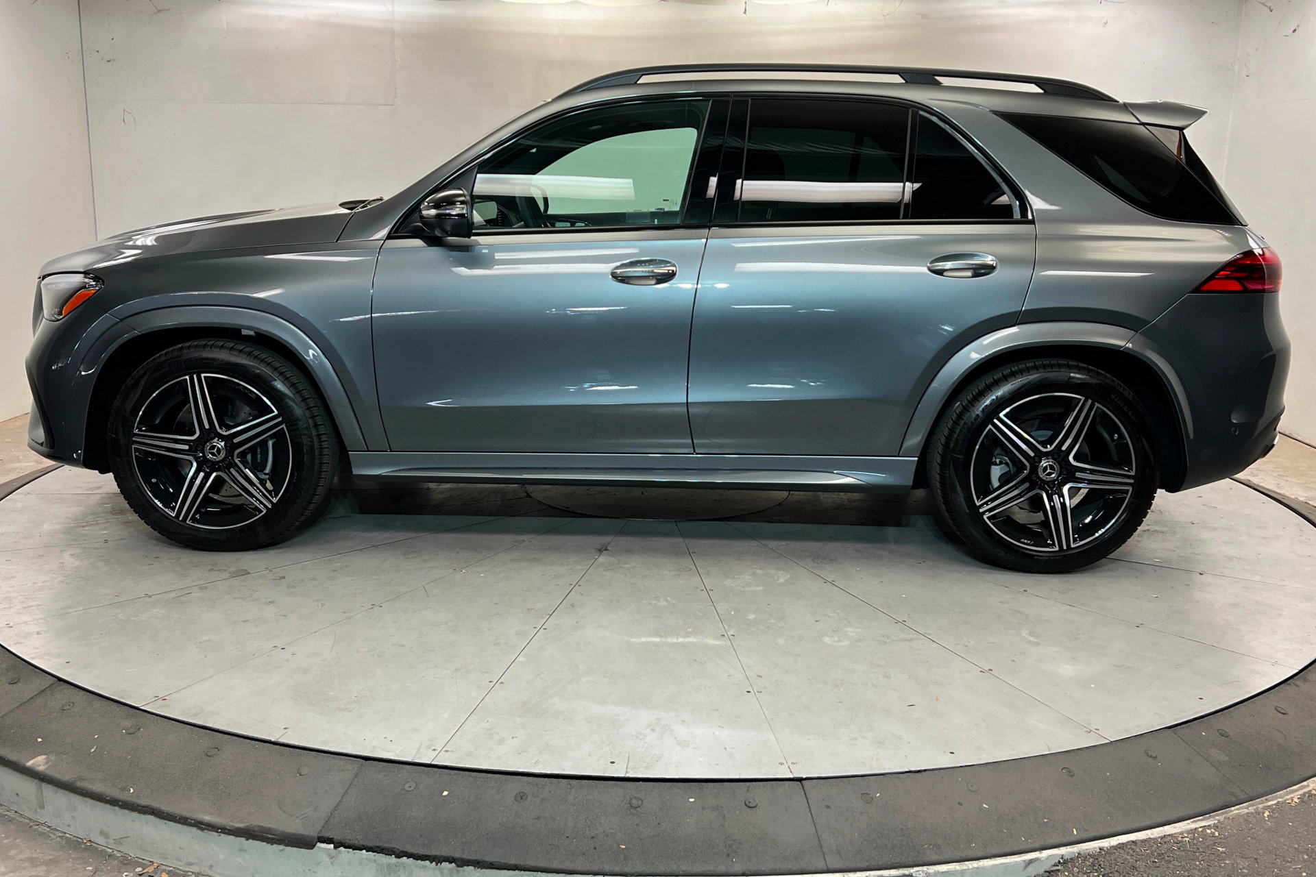 New 2026 Mercedes-Benz GLE 350 4MATIC image 2